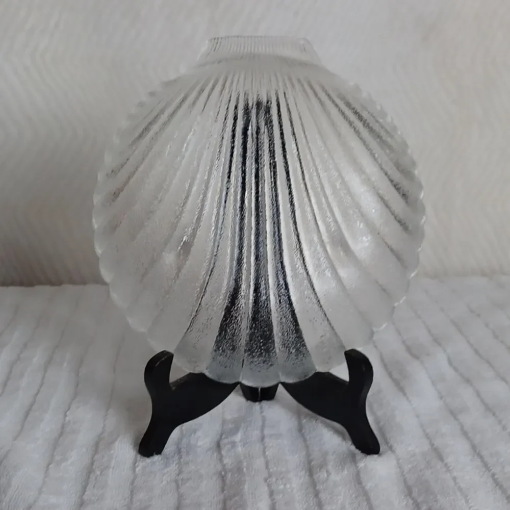 CLEAR GLASS Vintage Salad Shell Bowl‎